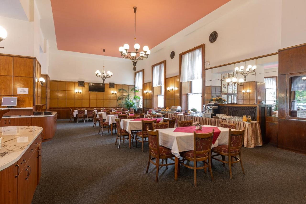 Hotel Slovan Plzeň Kültér fotó